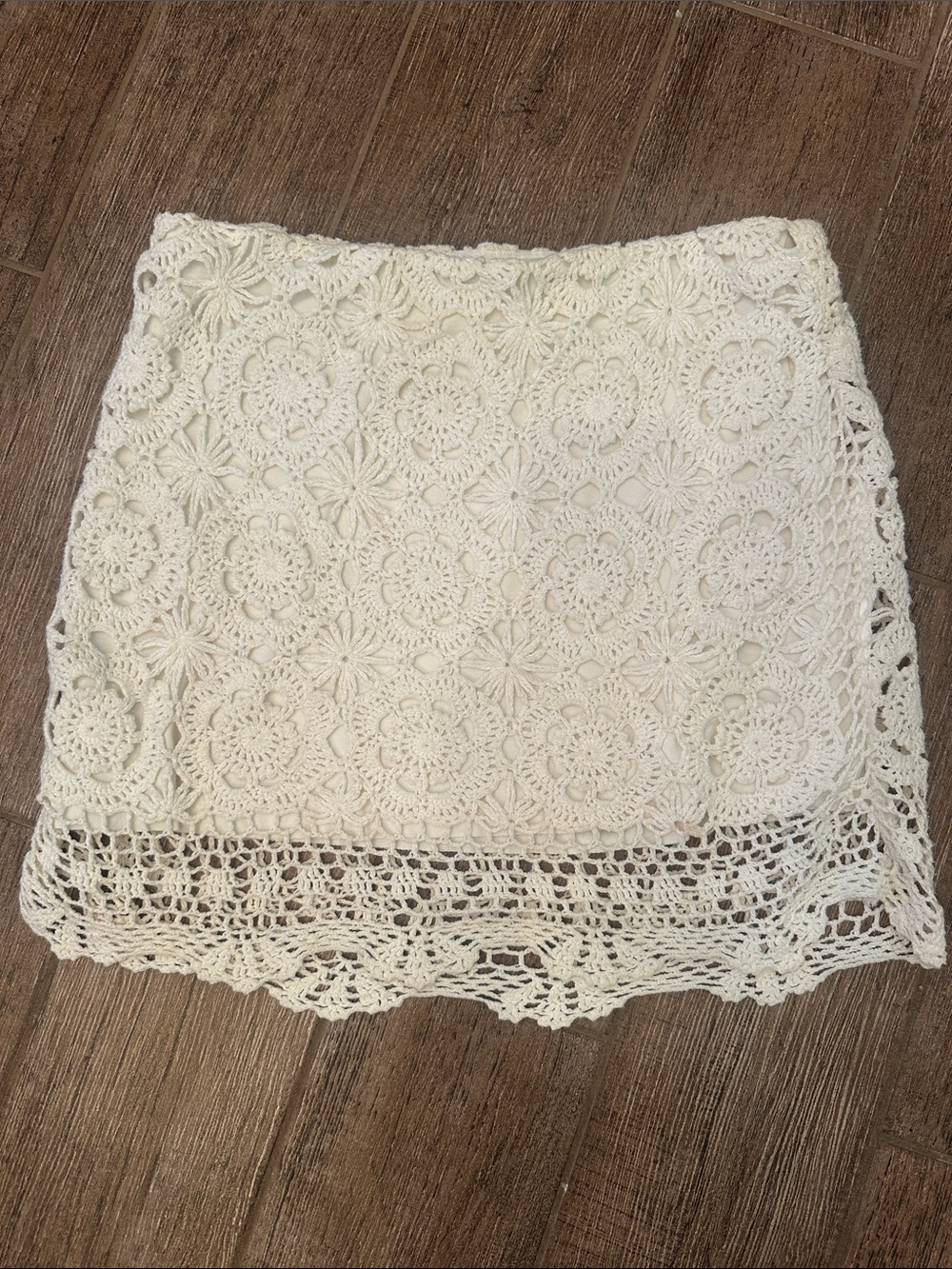Bailey 44 Cream Crochet Floral Mini Skirt, Medium.